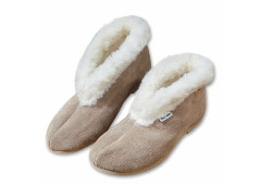 Women's closed slippers with sheep wool Cappuccino