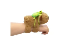 Plyšový náramek Kapybara s otáčecím ocáskem