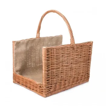 Proutěný koš na dřevo