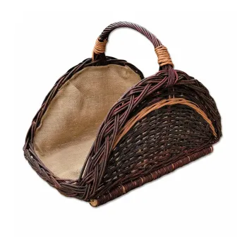 Proutěný koš na dřevo