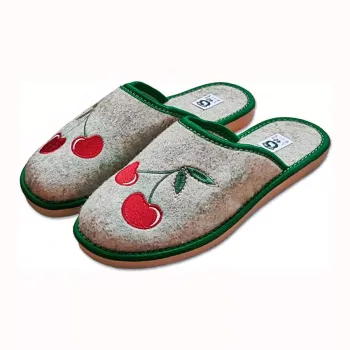 Pantofle filcové s třešněmi Pantofle filcové s třešněmi