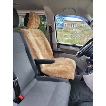 Sedák do auta z ovčí kožešiny